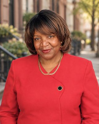 Iris Mclee