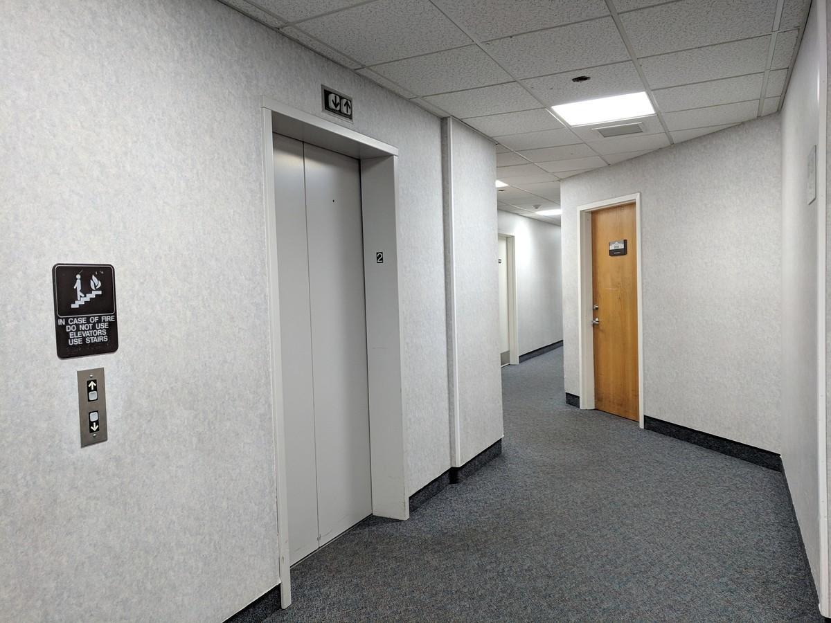 970 N Broadway thumbnail 4