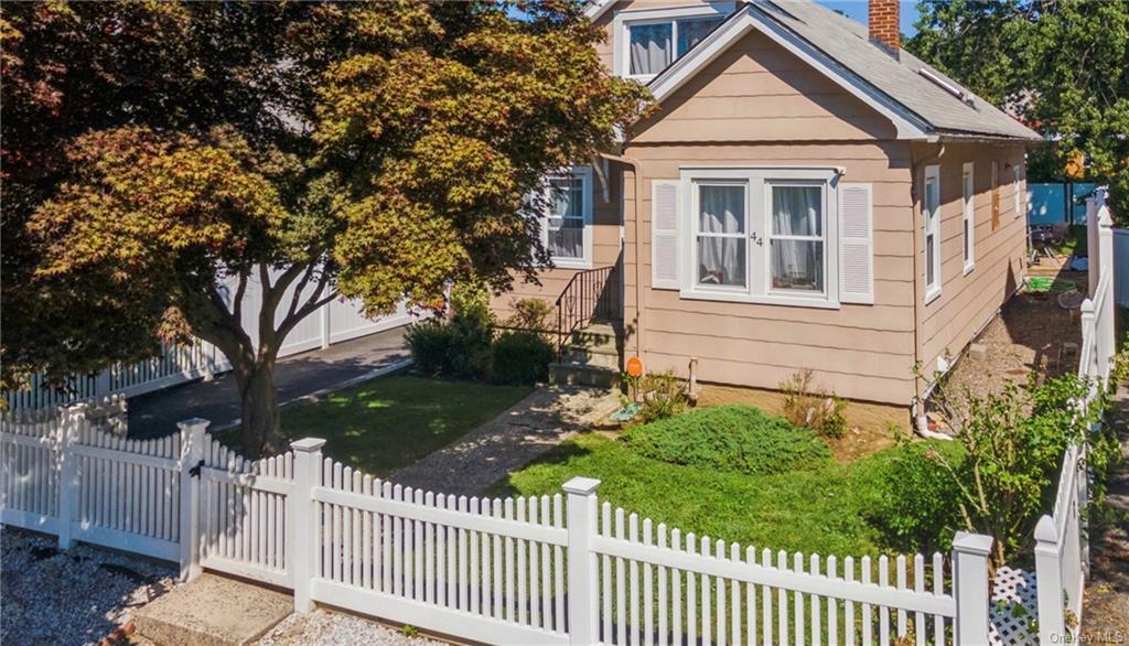 44 Curtis Lane, Yonkers