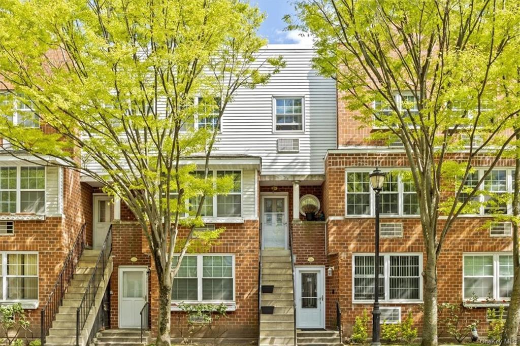 318 Sunset Boulevard Unit: 13318, Bronx