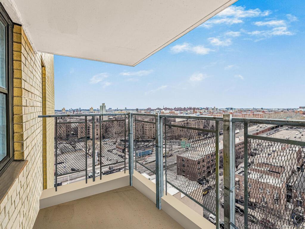 920 Metcalf Avenue Unit: 14L, Bronx