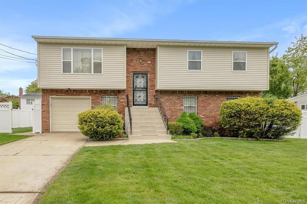 28 W Jefferson Street, Amityville