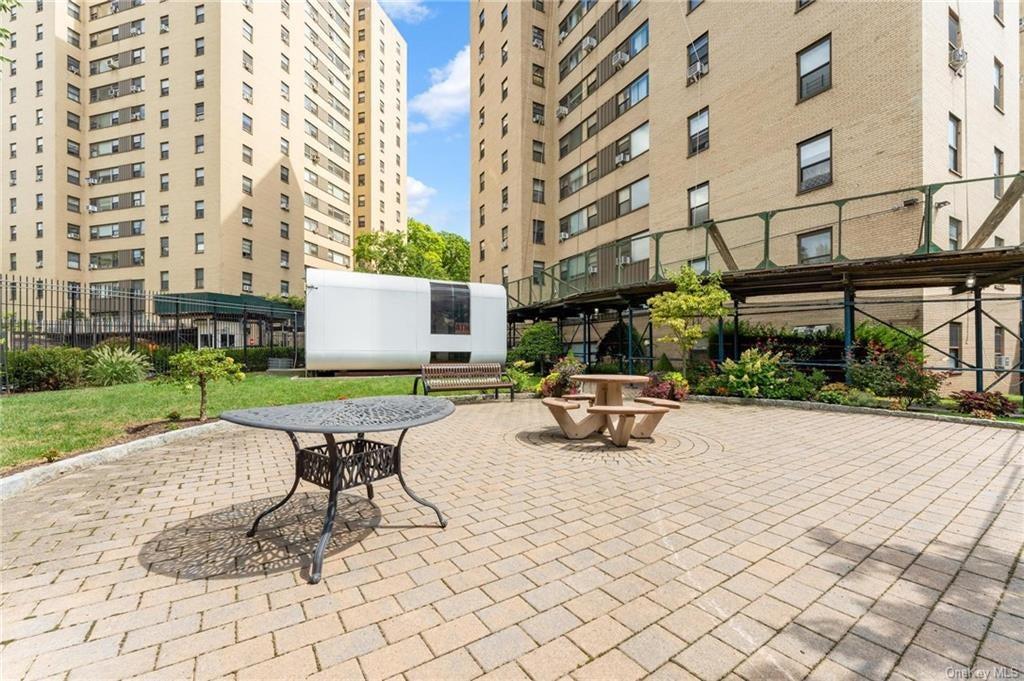 3 Fordham Hill Oval Unit: 7A, Bronx