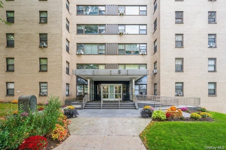 8 Fordham Hill Oval Unit: 6C, Bronx