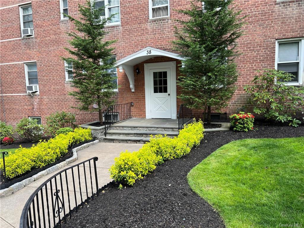 38 Laurel Place Unit: 2K photo 1