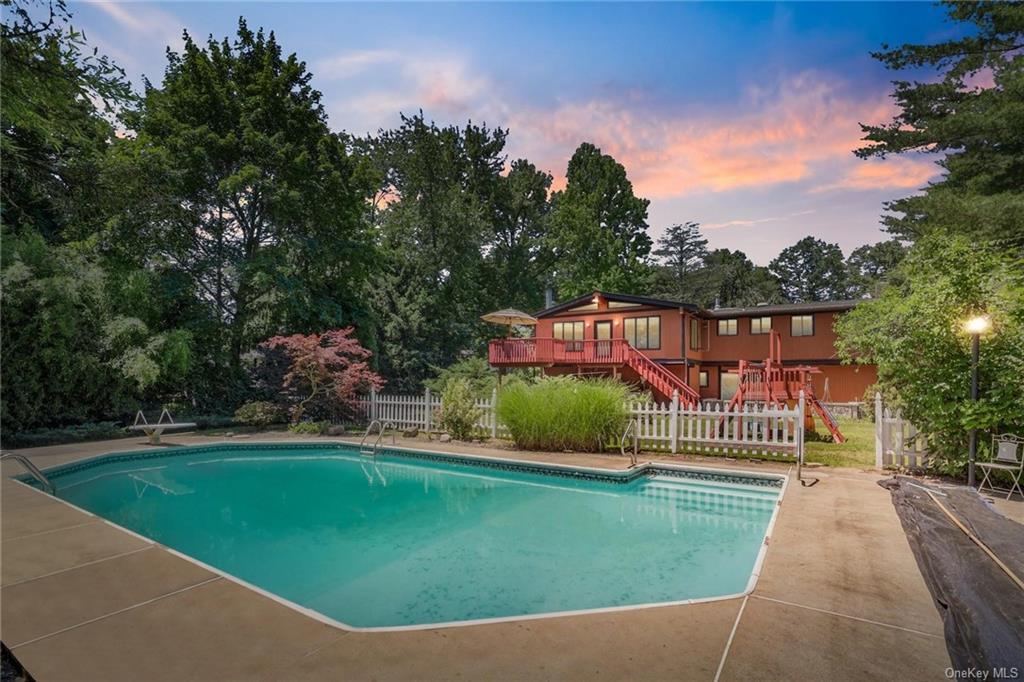 10 Cornell Drive, Bardonia