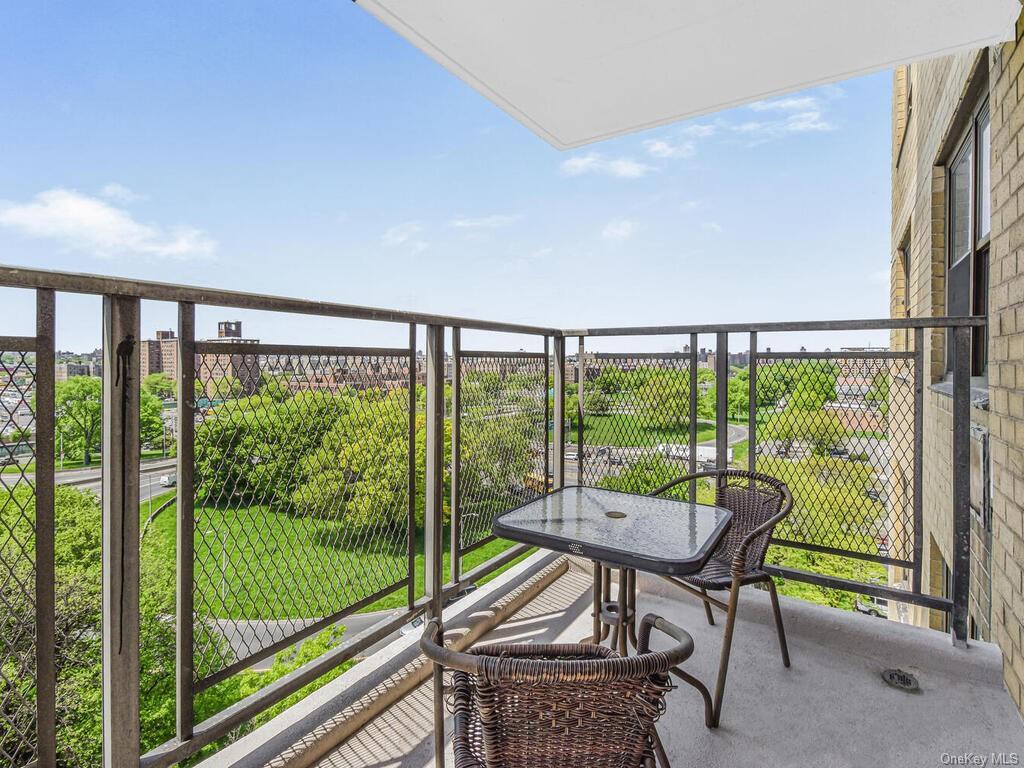 920 Metcalf Avenue Unit: 10J, Bronx