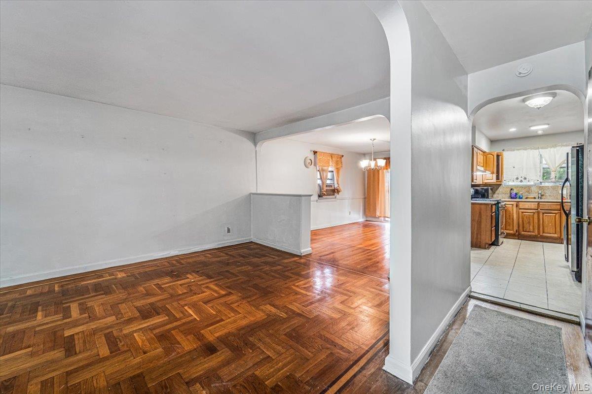 3118 Eastchester Road thumbnail 3