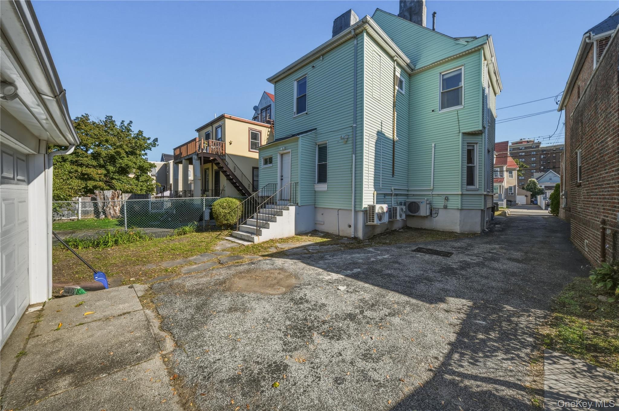 240 S 10th Avenue thumbnail 20