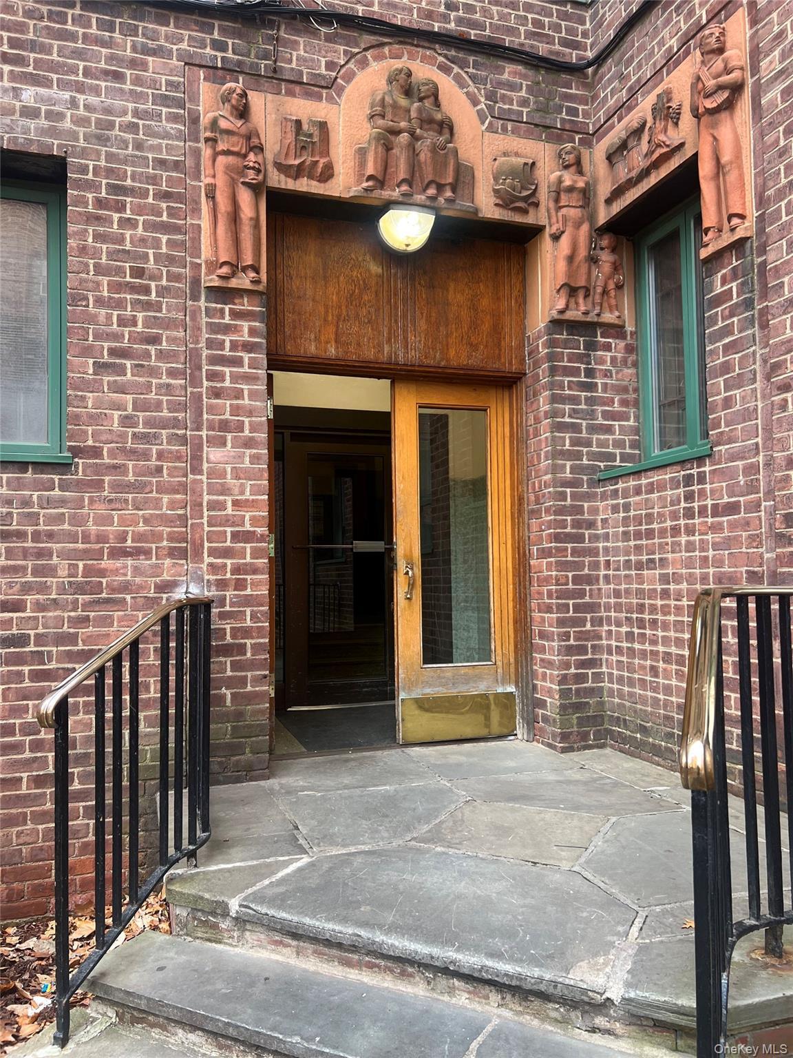 2055 Saint Raymond Ave Ave Unit: 1B, Bronx