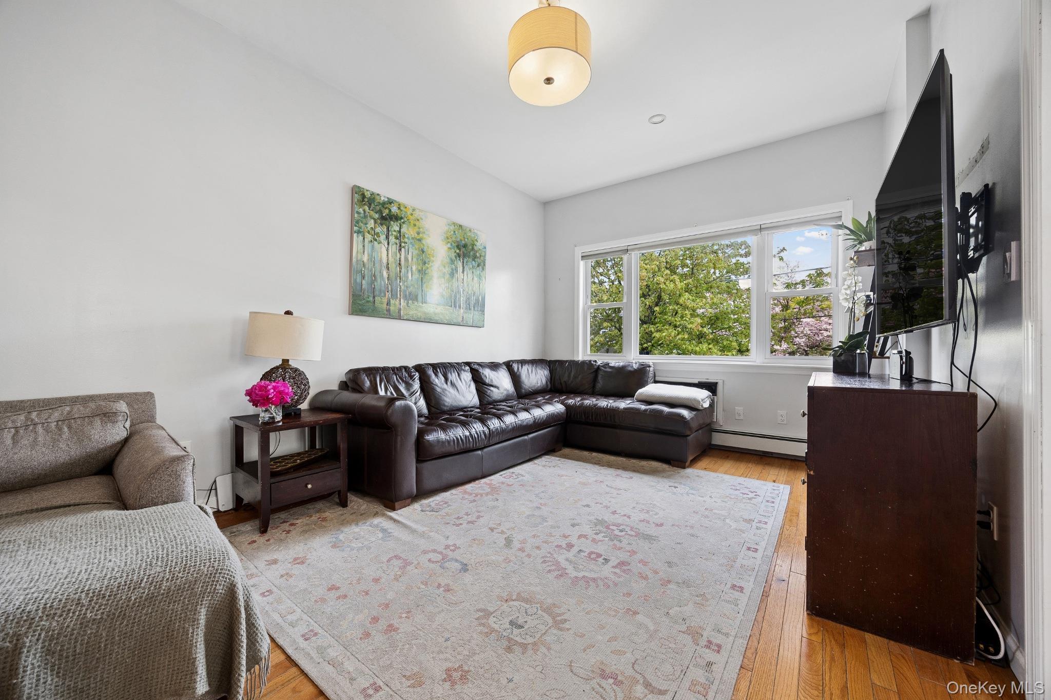 196 Hillside Avenue thumbnail 8