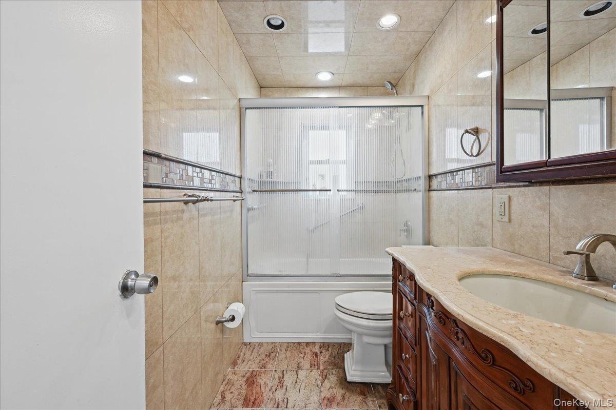 2274 Renfrew Avenue thumbnail 12