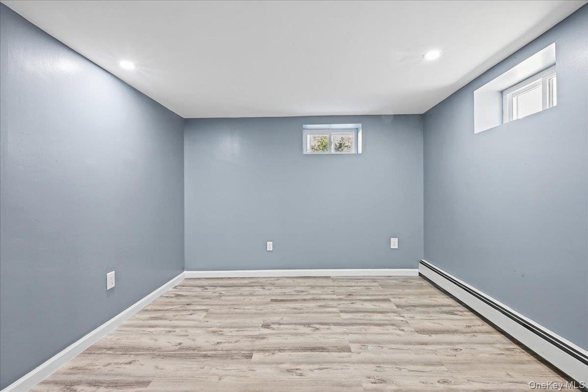 2274 Renfrew Avenue thumbnail 17