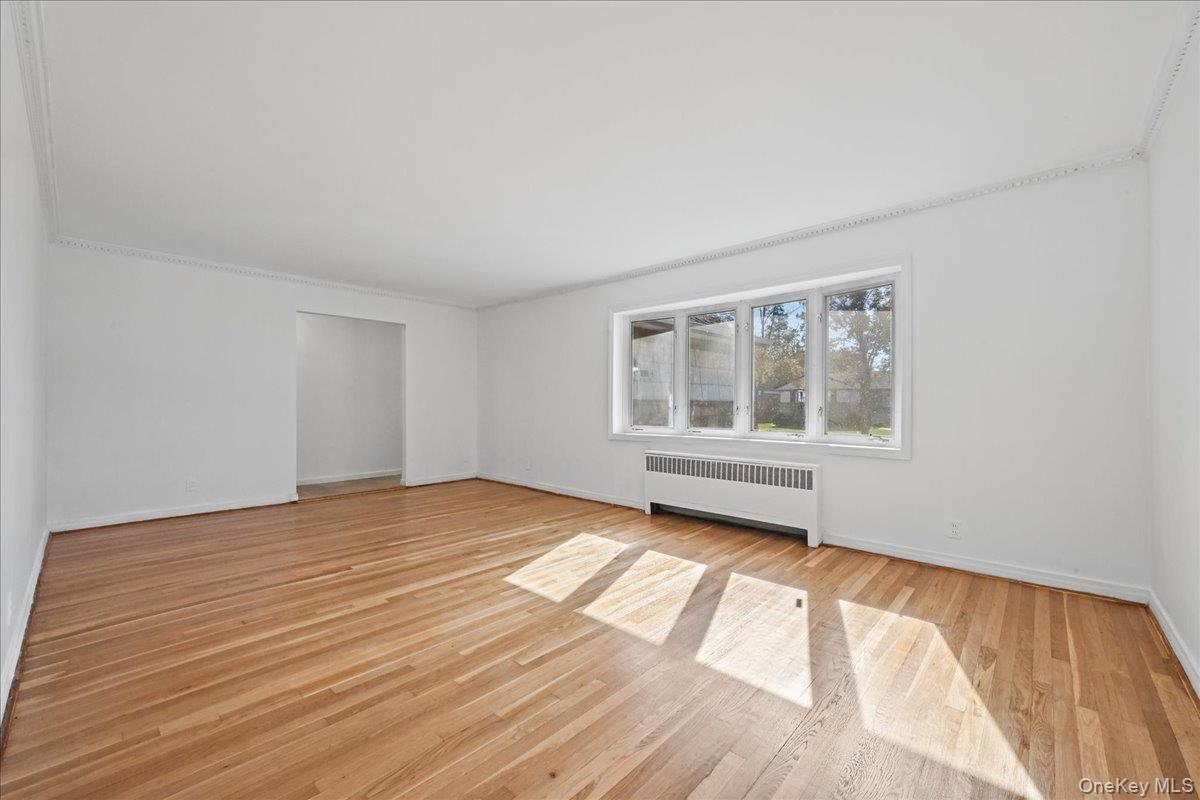2274 Renfrew Avenue thumbnail 5