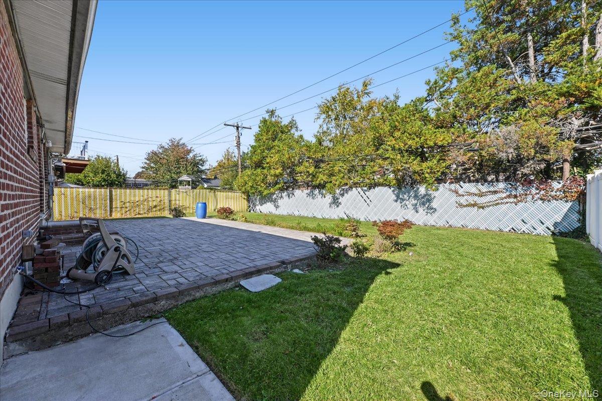 2274 Renfrew Avenue thumbnail 20