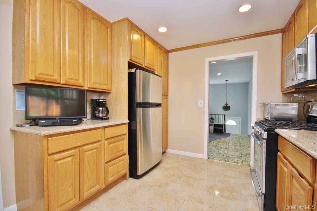 502 Bronxville Road thumbnail 4