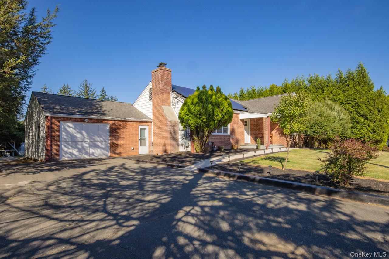 8 Deforest Avenue, New City