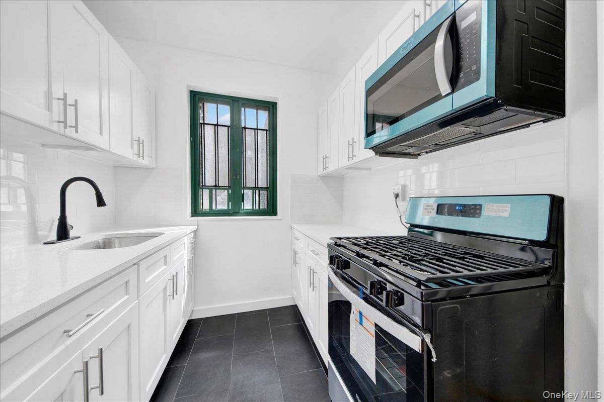 1569 Metropolitan Avenue Unit: 4g thumbnail 3