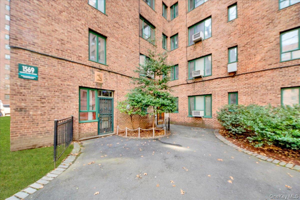 1569 Metropolitan Avenue Unit: 4g, Bronx