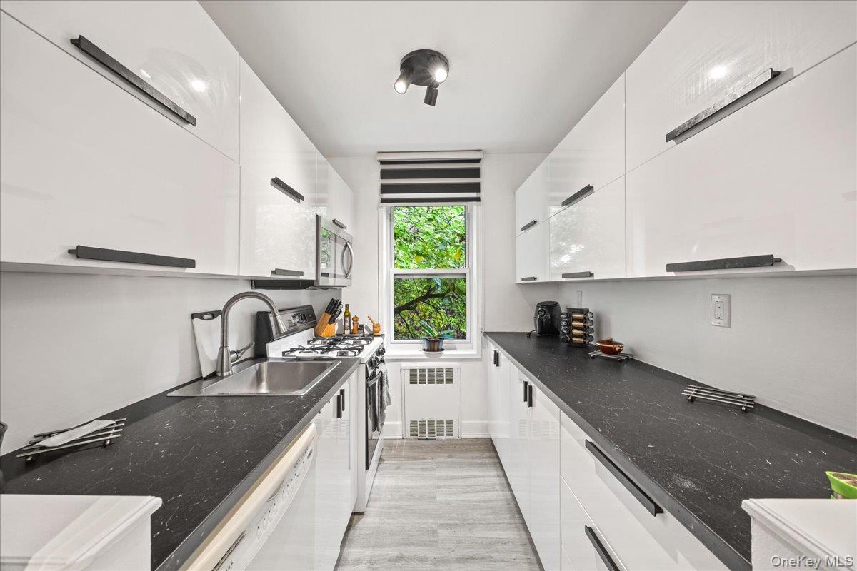 30 Ehrbar Avenue Unit: F204 thumbnail 9