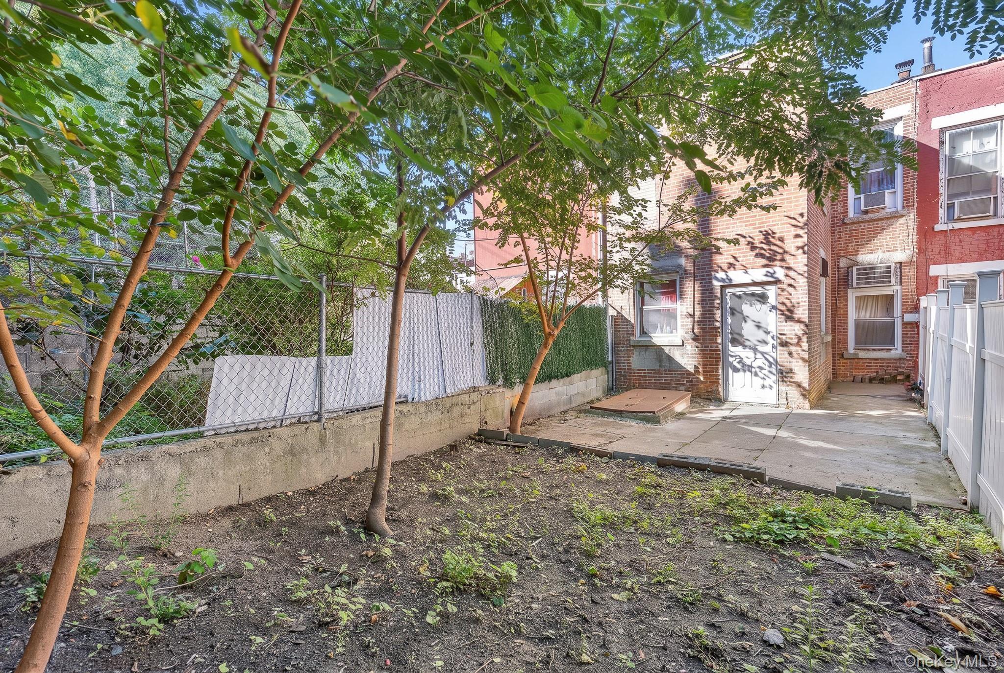 30 Saratoga Avenue thumbnail 13