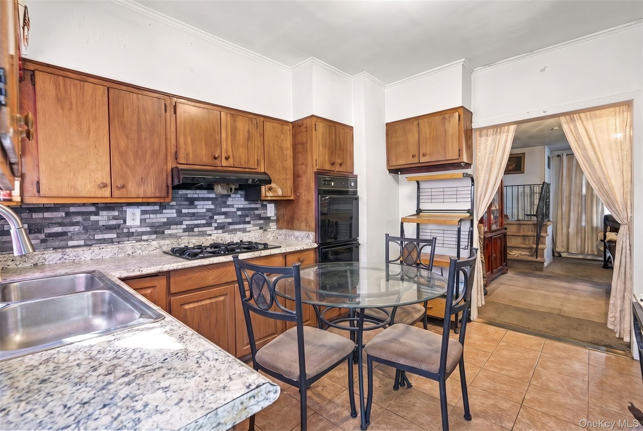 30 Saratoga Avenue thumbnail 10