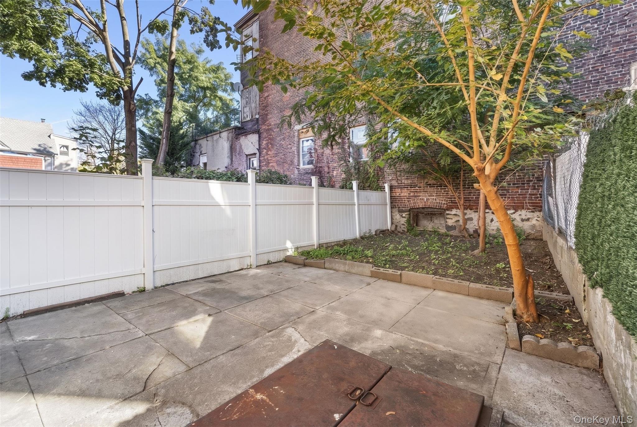 30 Saratoga Avenue thumbnail 15