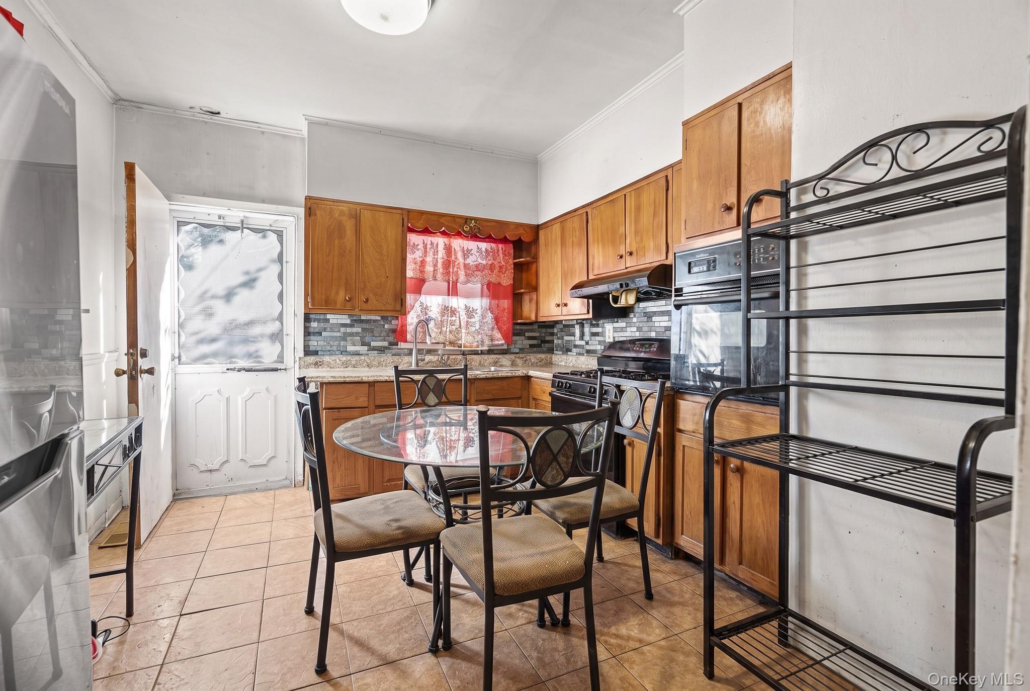 30 Saratoga Avenue thumbnail 12