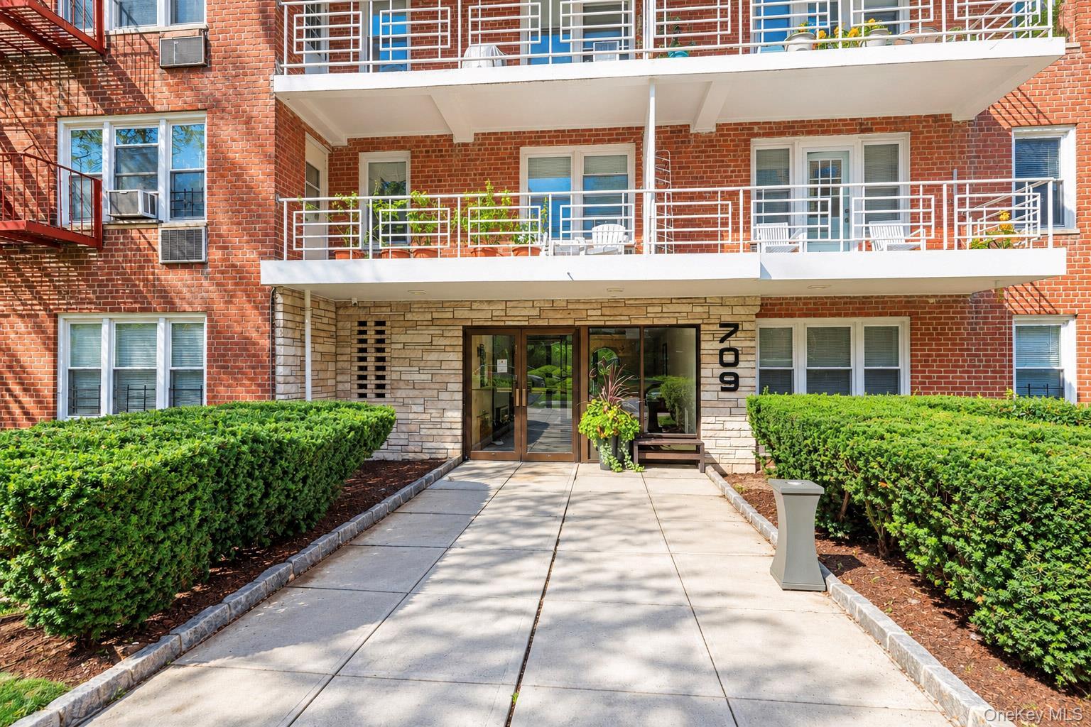 709 Warburton Avenue Unit: 5C thumbnail 2