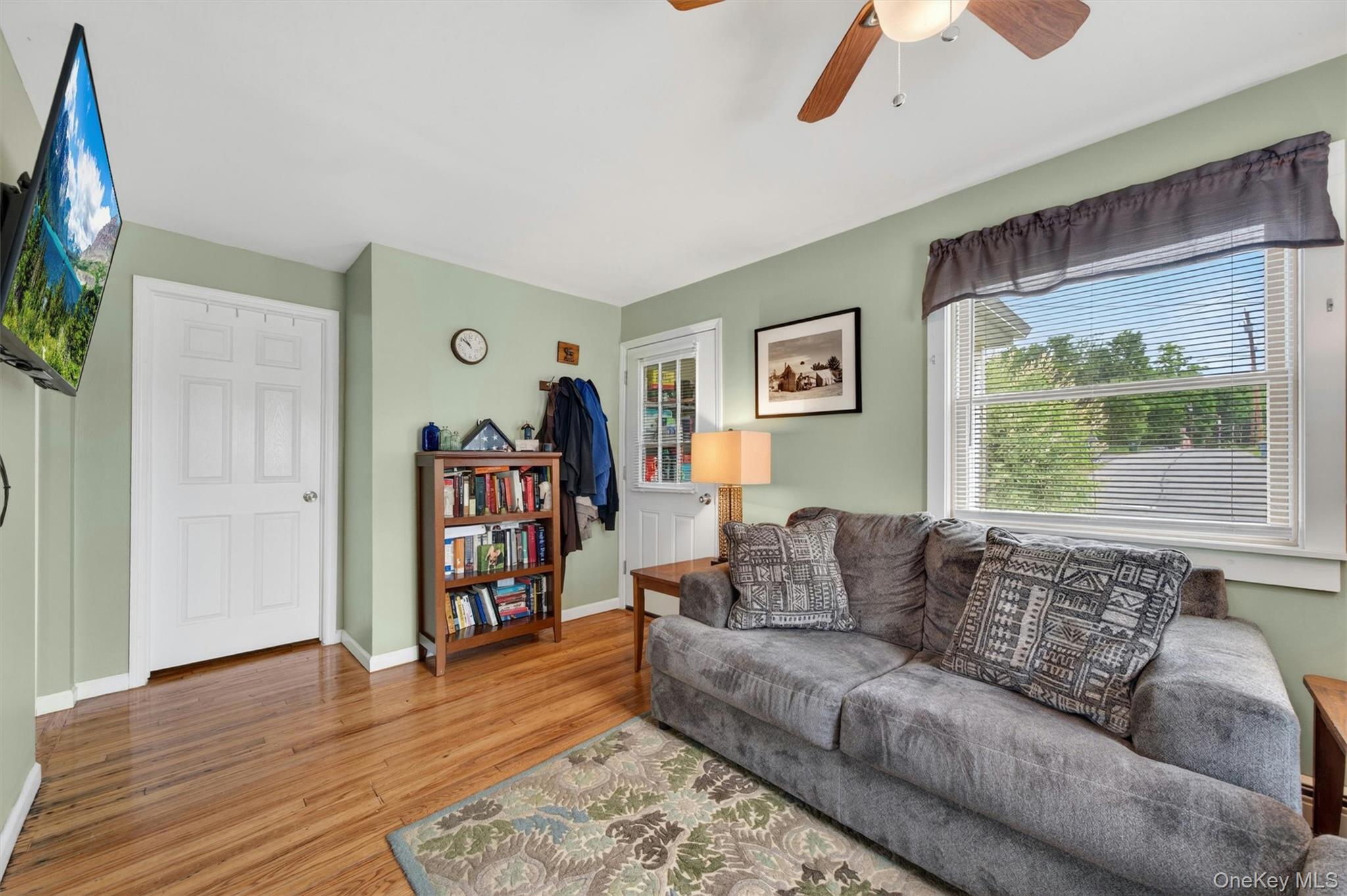 53 Scotchtown Avenue thumbnail 6