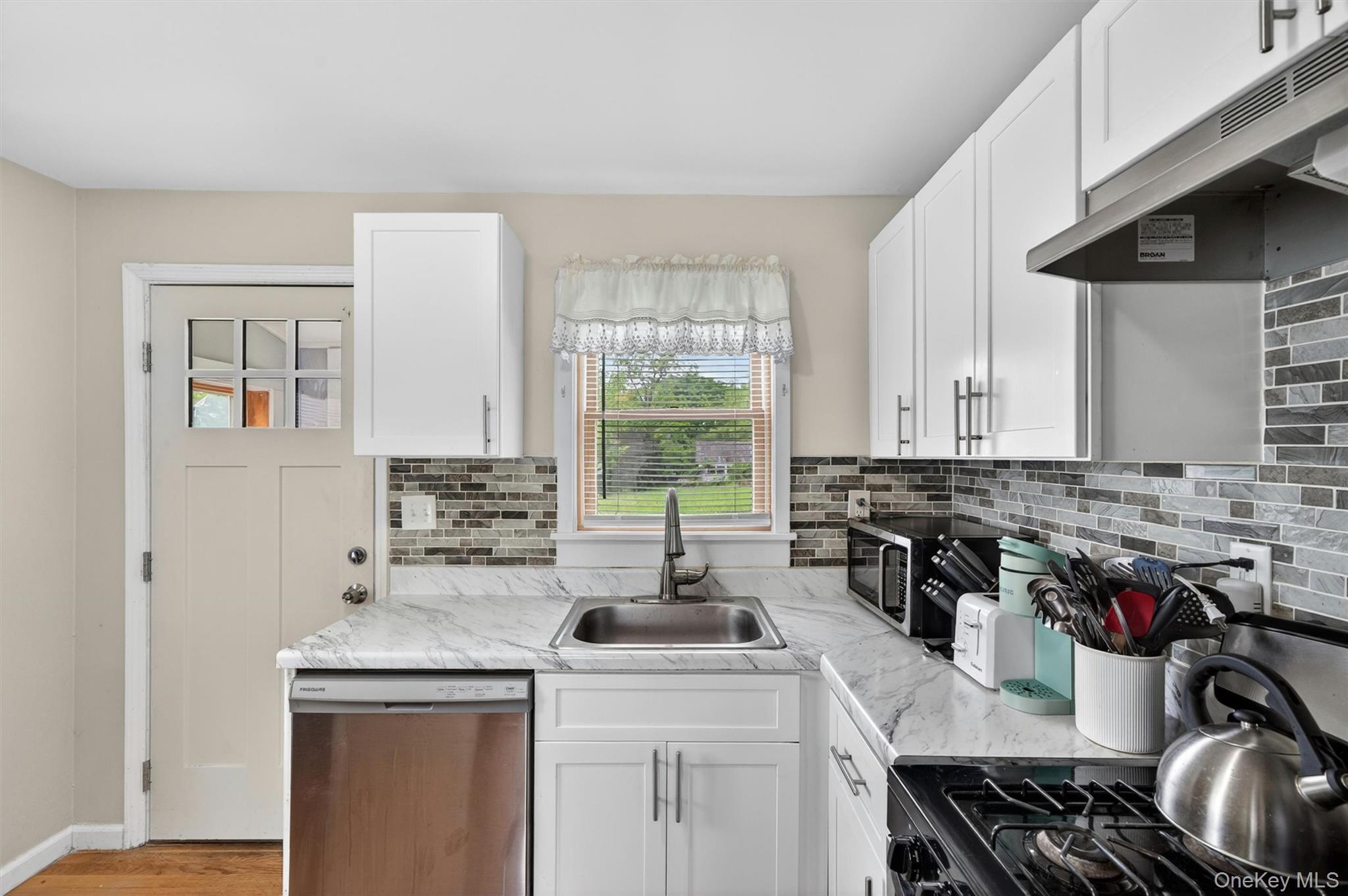 53 Scotchtown Avenue thumbnail 10