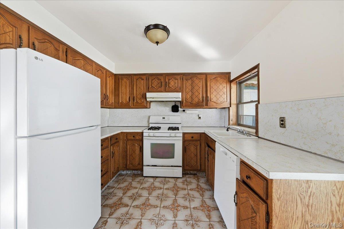 1562 Paulding Avenue thumbnail 8