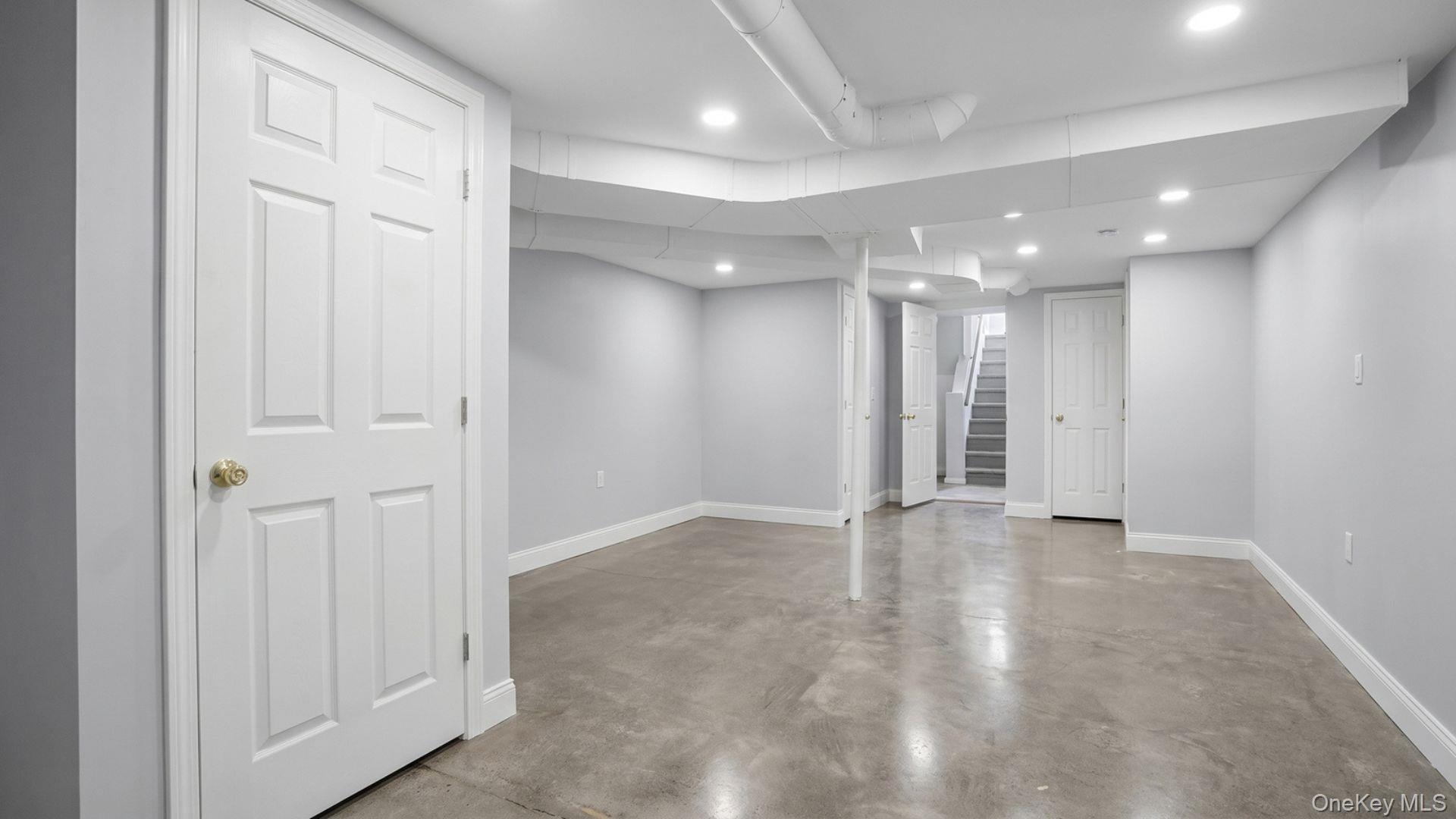 414 E 182nd Street thumbnail 15
