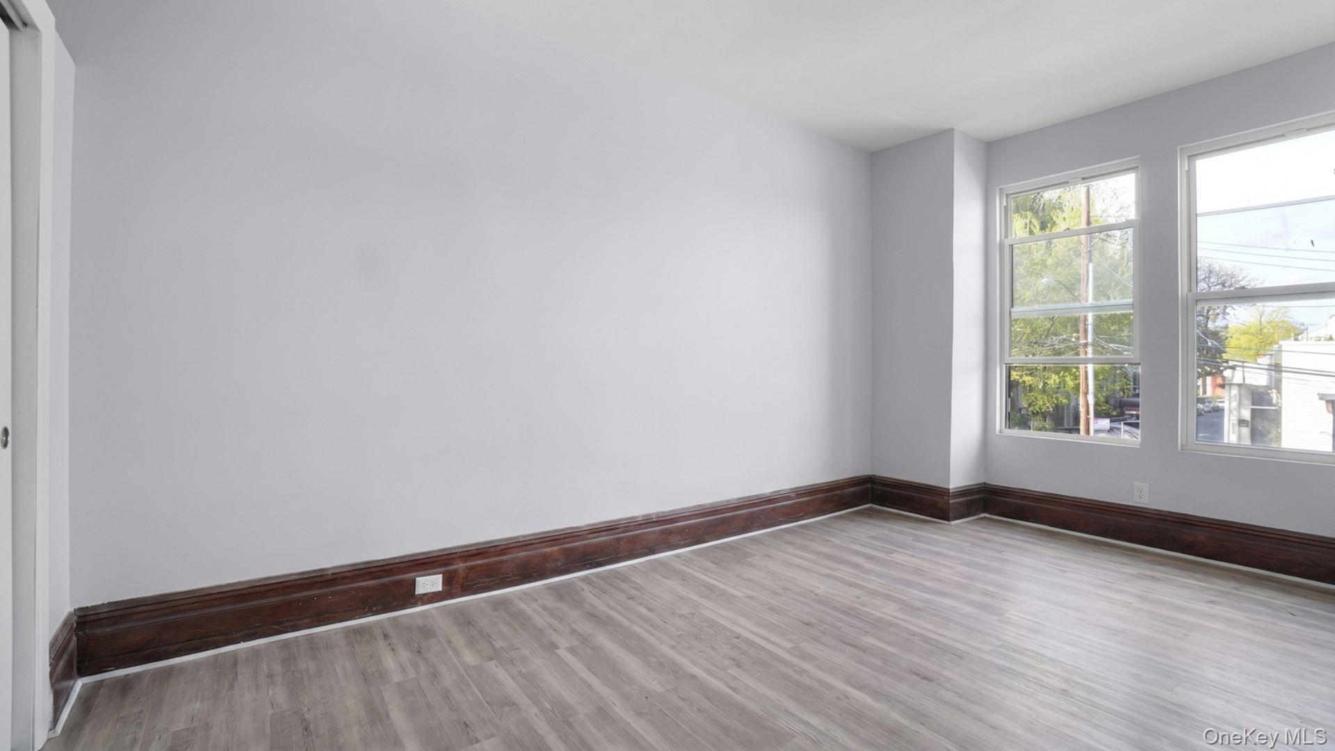414 E 182nd Street thumbnail 11