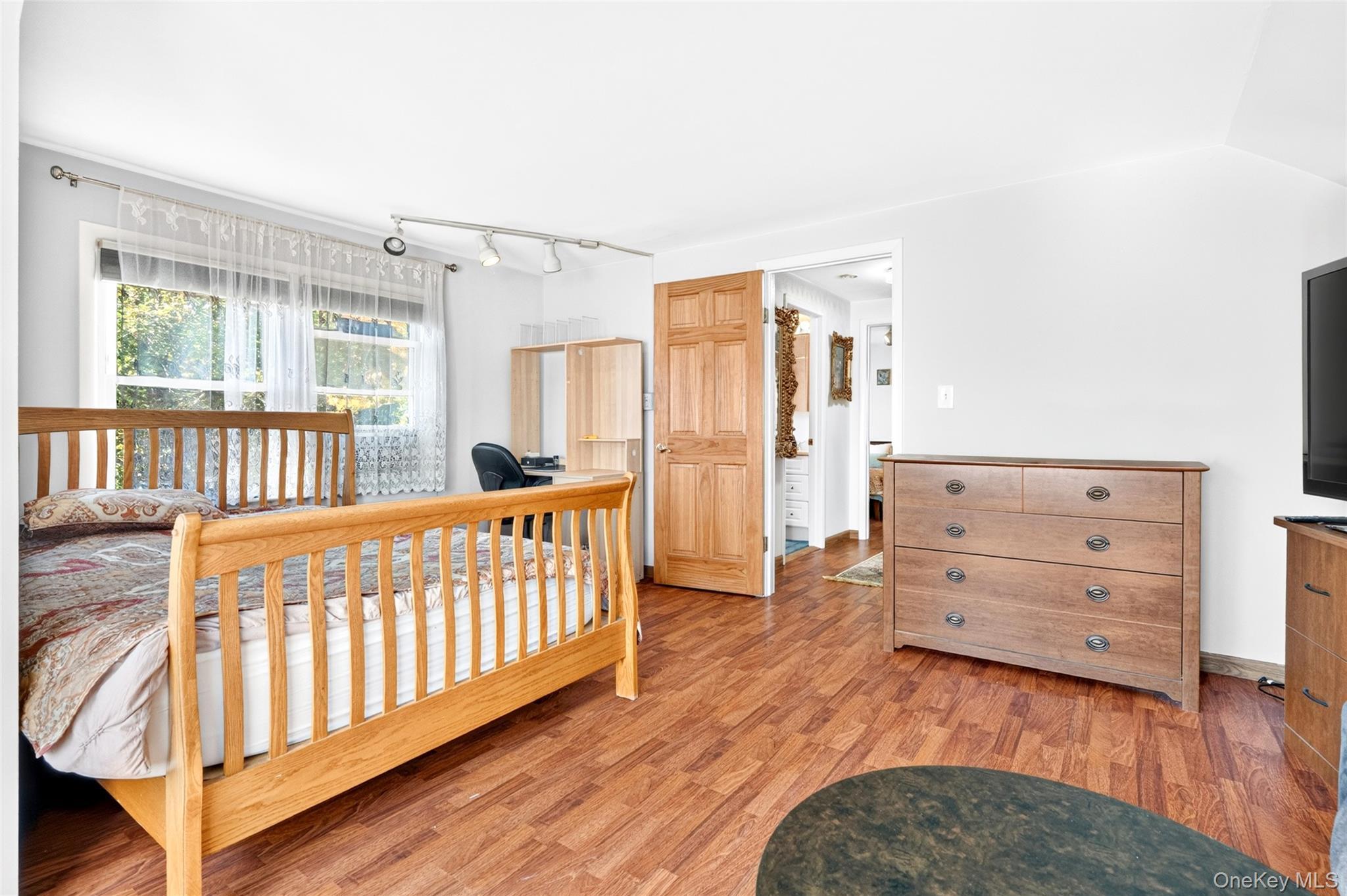2323 Crompond Road thumbnail 32