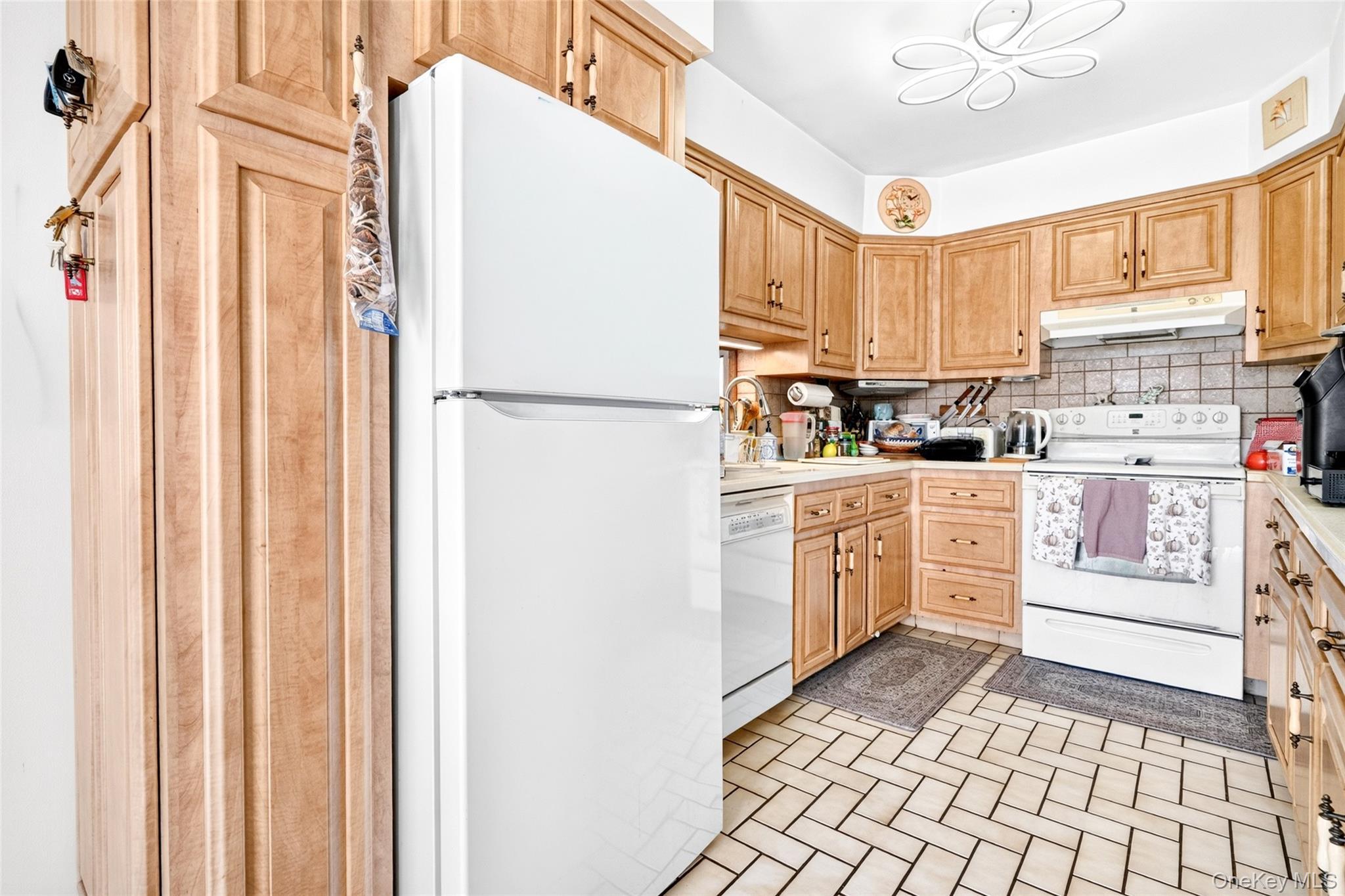 2323 Crompond Road thumbnail 17
