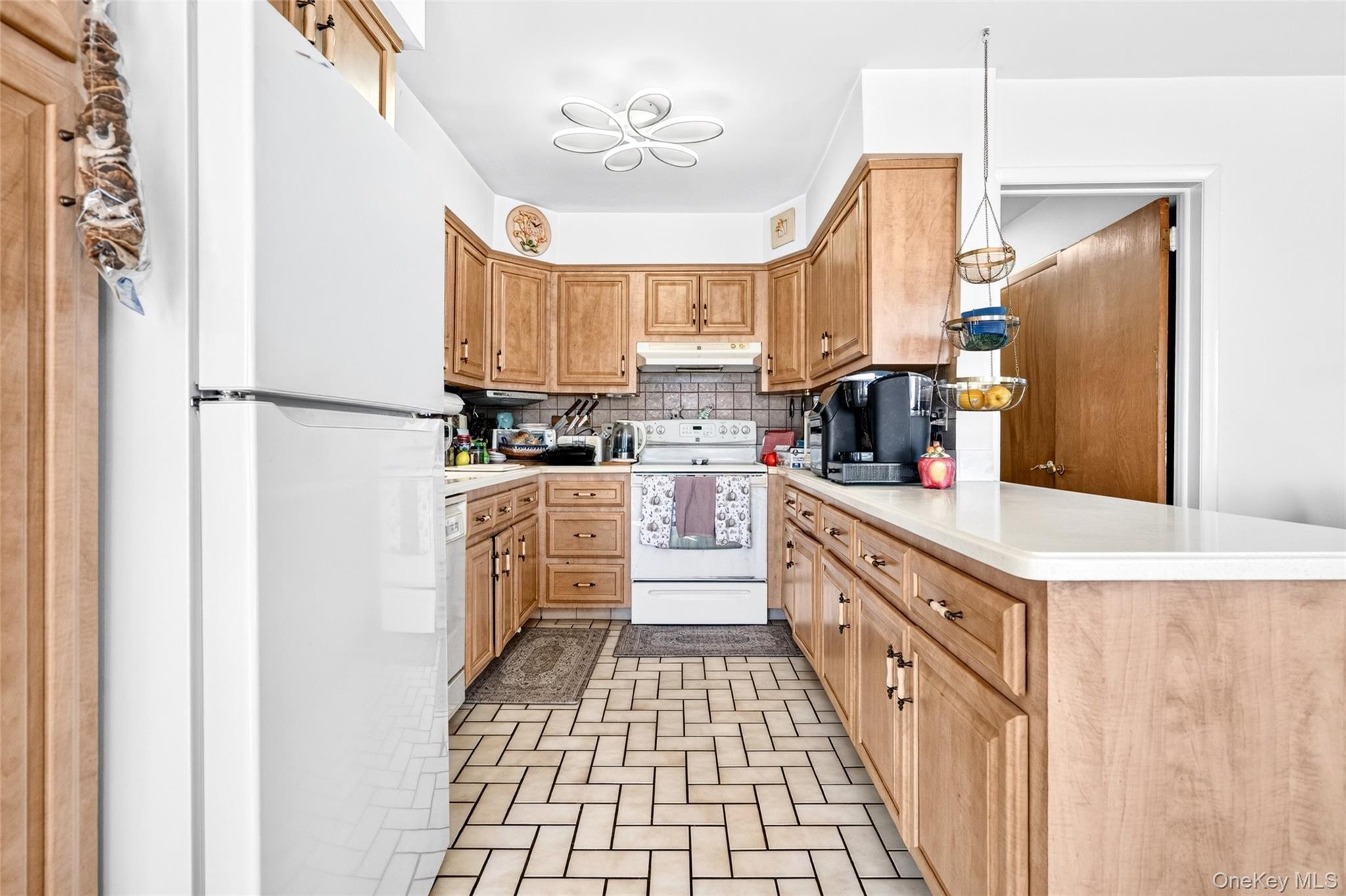 2323 Crompond Road thumbnail 16