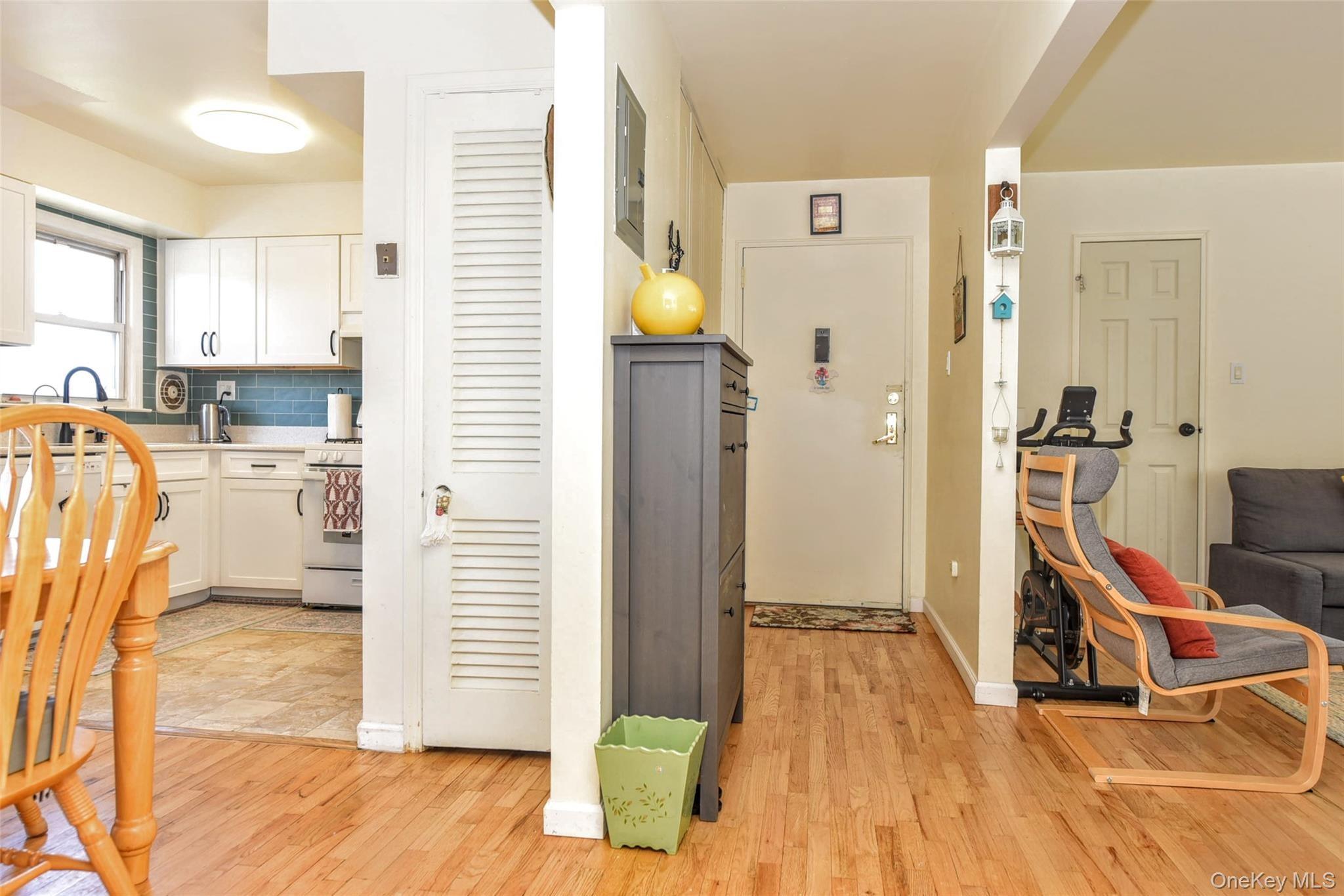 5 Danbury Court Unit: 1703 thumbnail 9