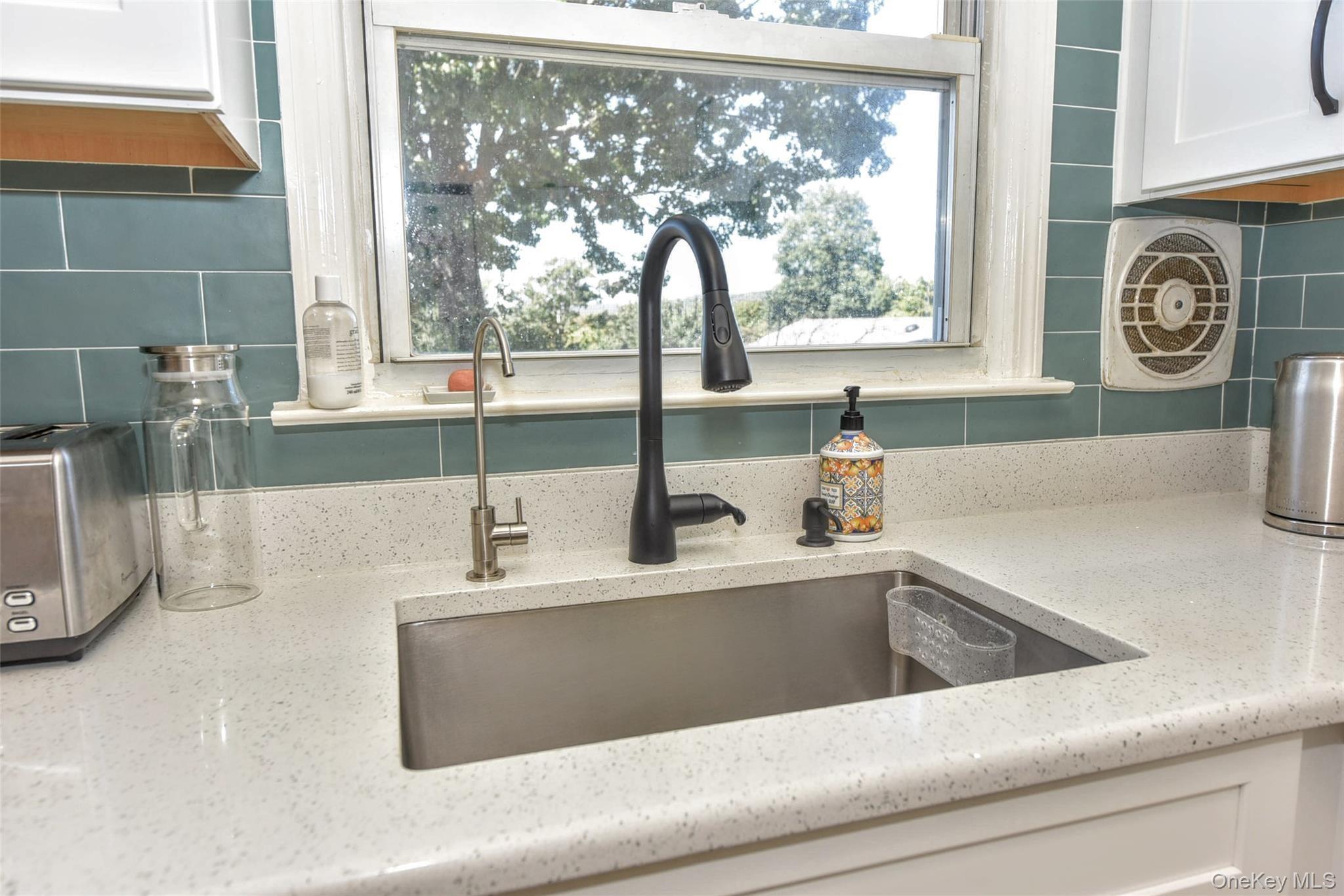 5 Danbury Court Unit: 1703 thumbnail 13