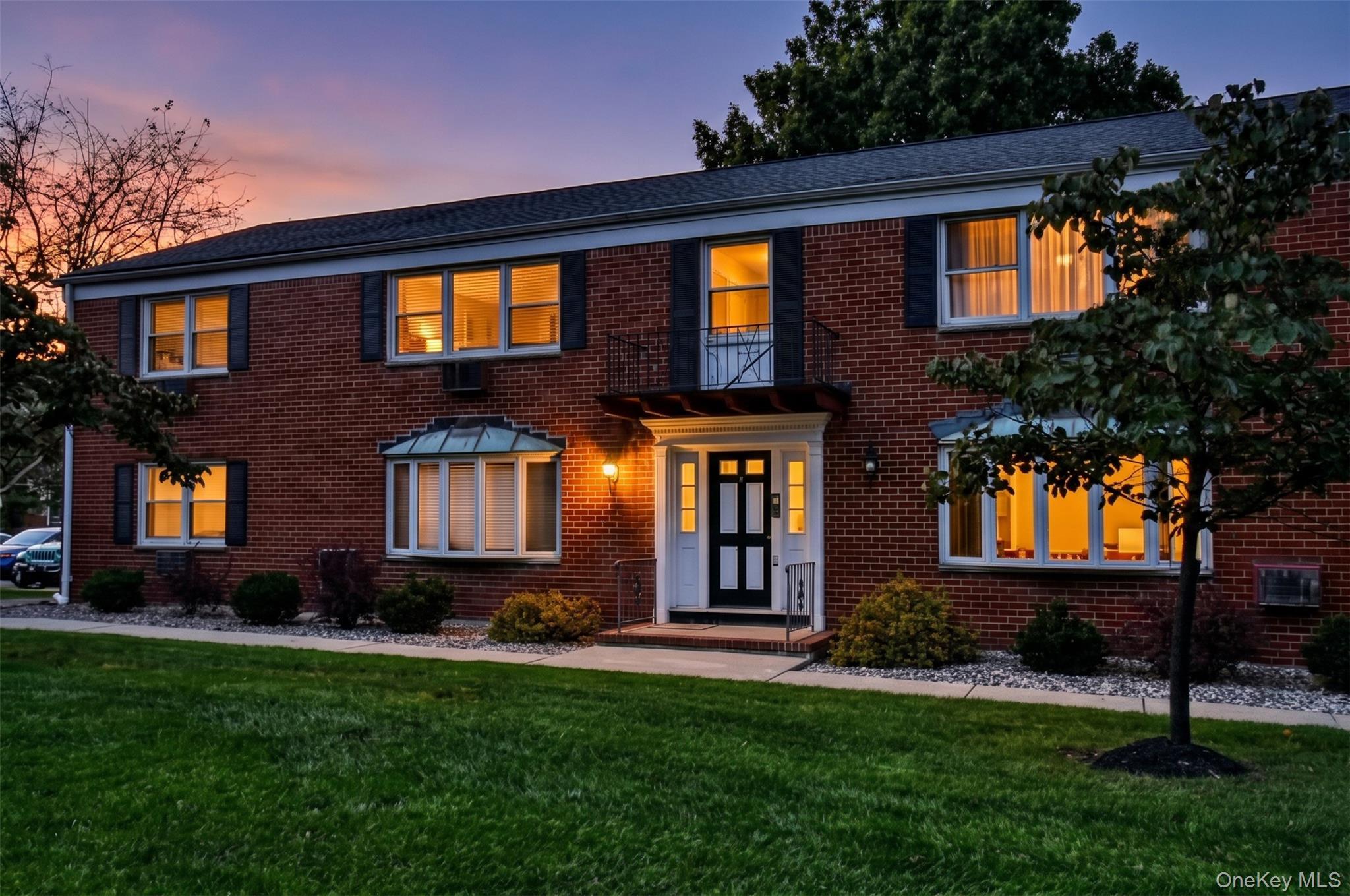 5 Danbury Court Unit: 1703 thumbnail 2