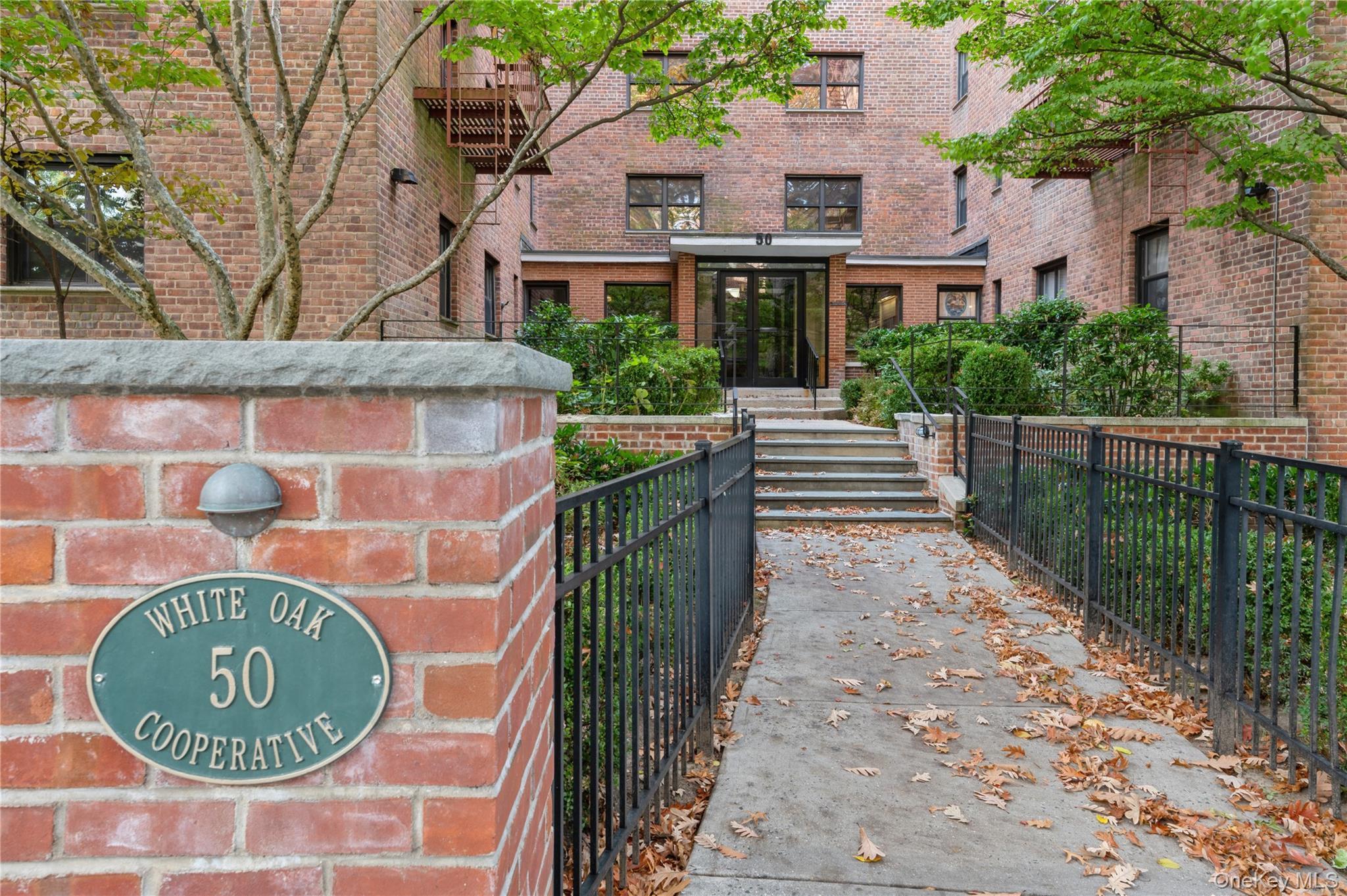 50 White Oak Street St Unit: 1E photo 1