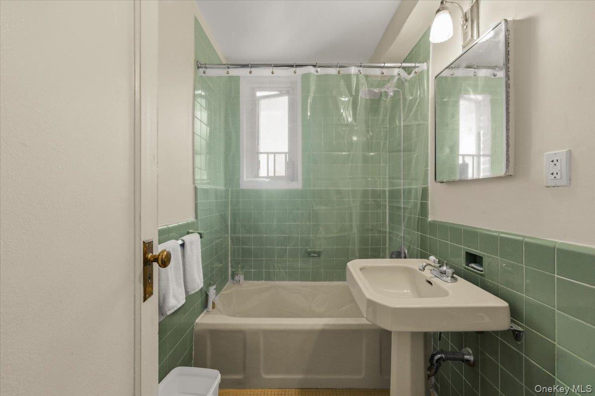 1503 Metropolitan Avenue Unit: 5A thumbnail 7
