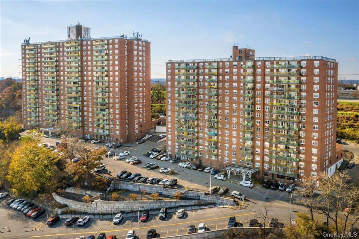 1841 Central Park Avenue Unit: 19L, Yonkers
