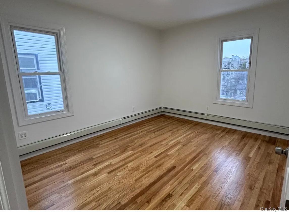 3661 Willett Avenue thumbnail 4