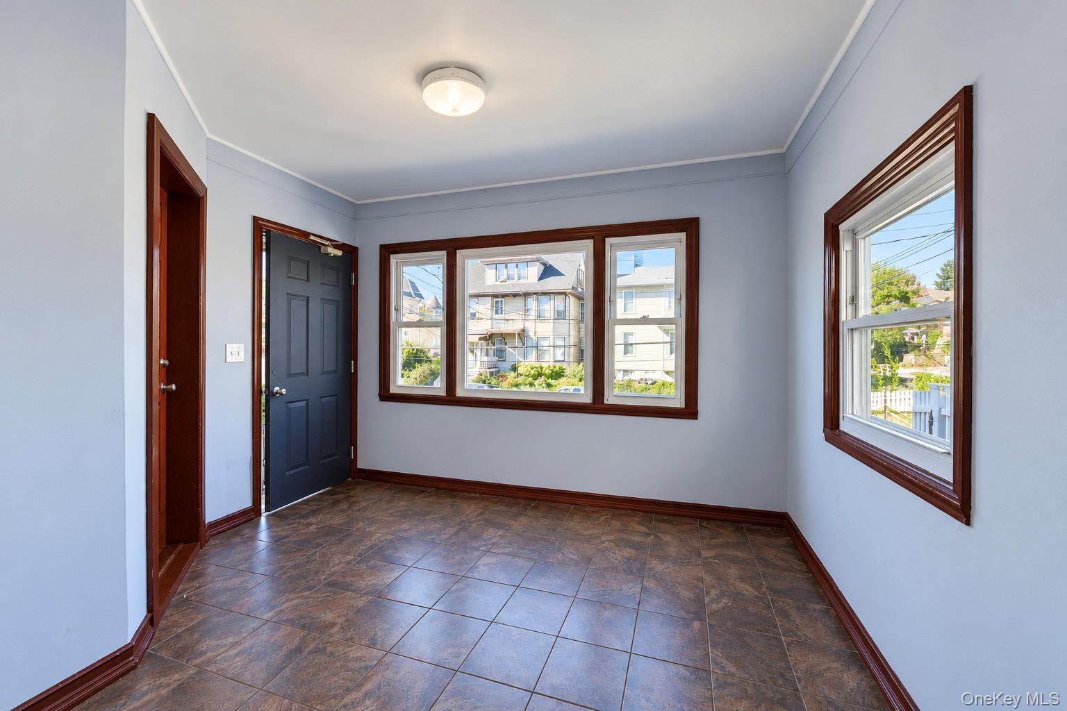 296 Hawthorne Avenue thumbnail 9