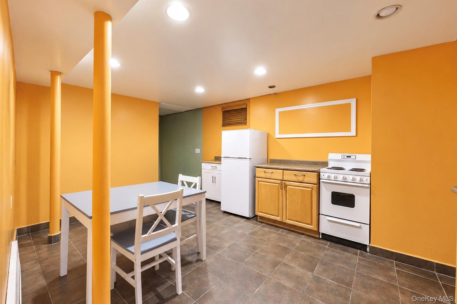 296 Hawthorne Avenue thumbnail 7