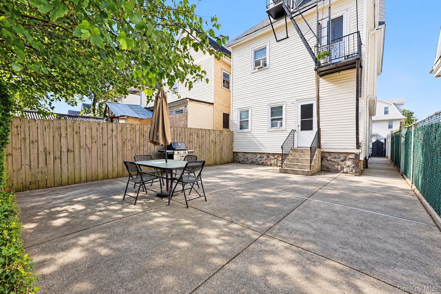 296 Hawthorne Avenue thumbnail 14