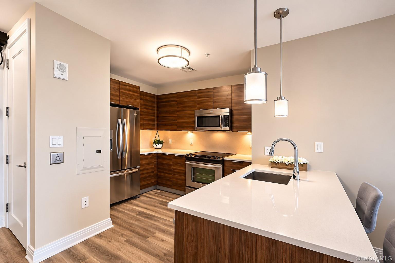 701 Ridge Hill Boulevard Unit: 10J thumbnail 5