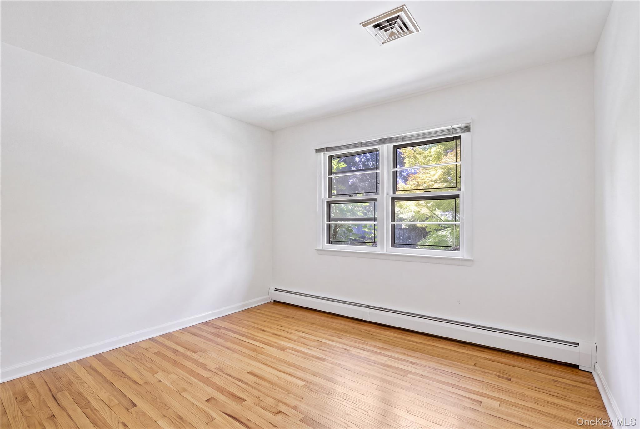 5395 Netherland Avenue thumbnail 4