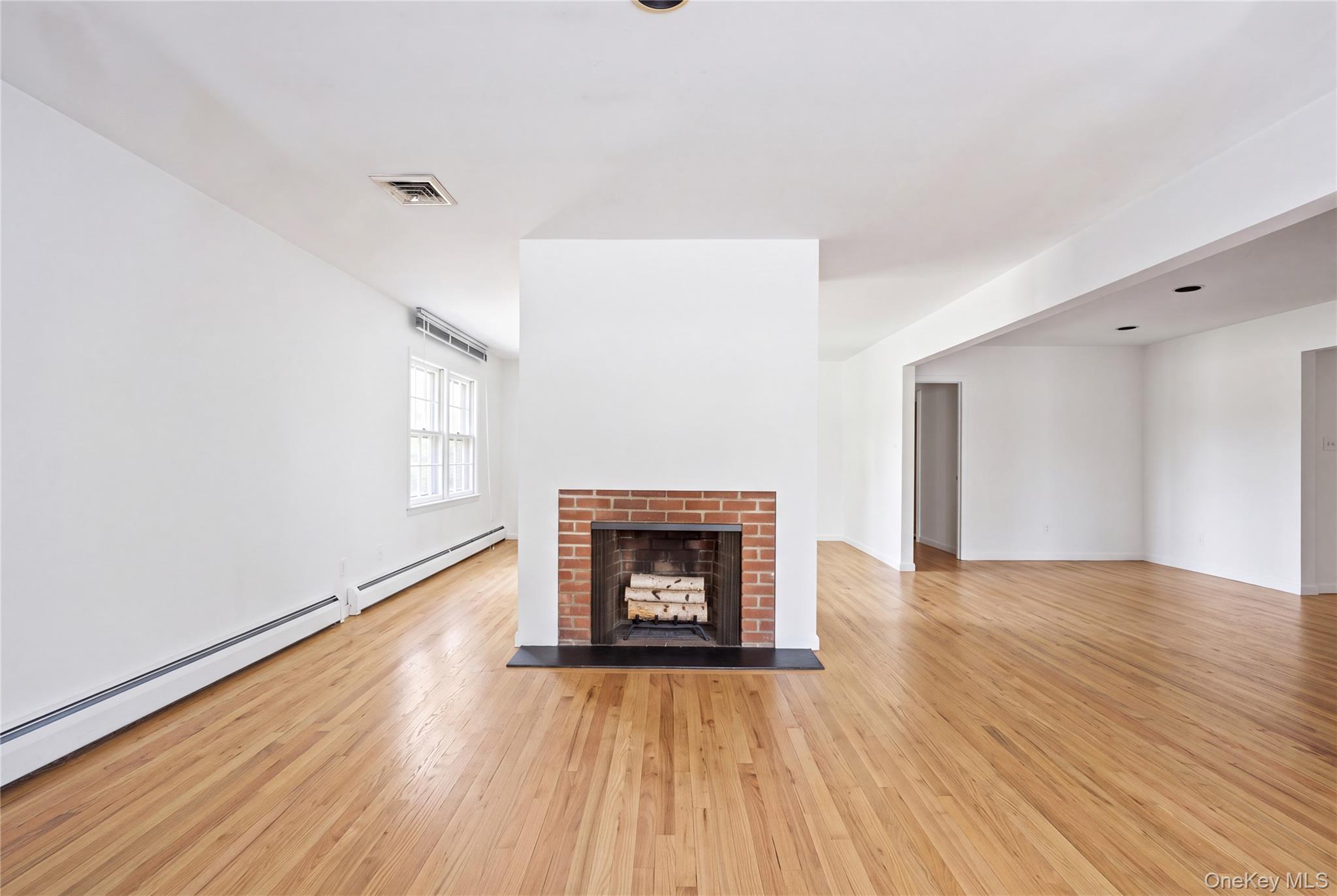 5395 Netherland Avenue thumbnail 2